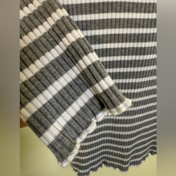 American Rag Navy and White Striped Long Sleeve Top *GREAT CONDITION* - Picture 5 of 10